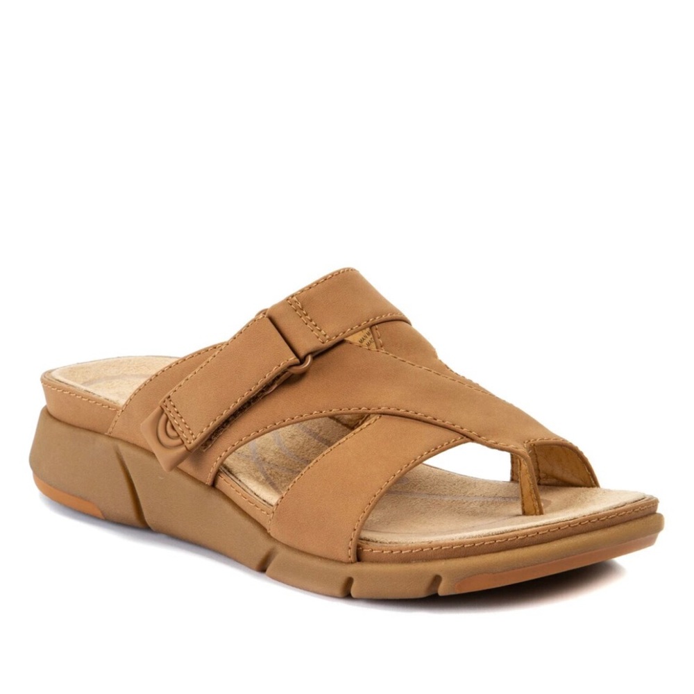 (BT7) Baretraps Women’s Nalani Caramel Sandals